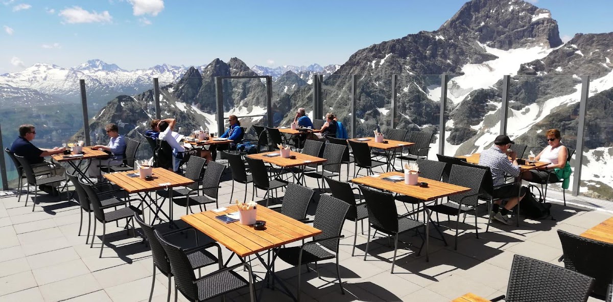 Restaurant Piz Nair 10'000 Feet